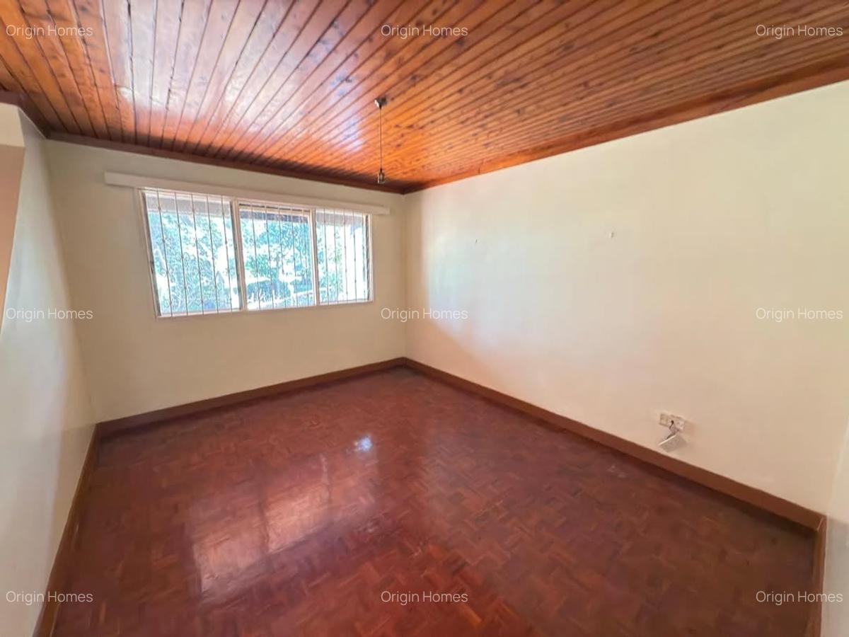 4 Bed House with En Suite at Loresho - 10