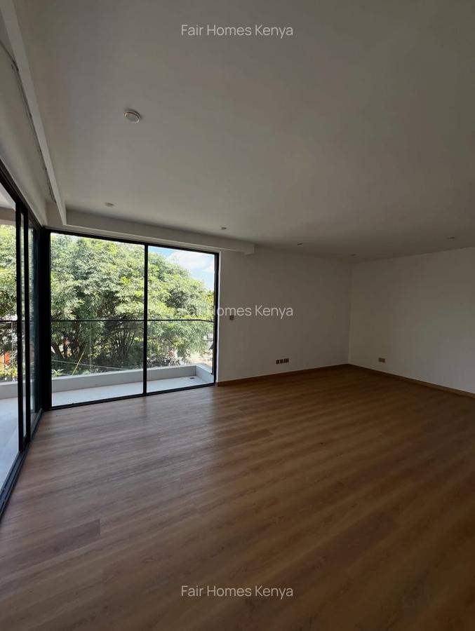 5 Bed Townhouse with En Suite at Lavington Green - 16