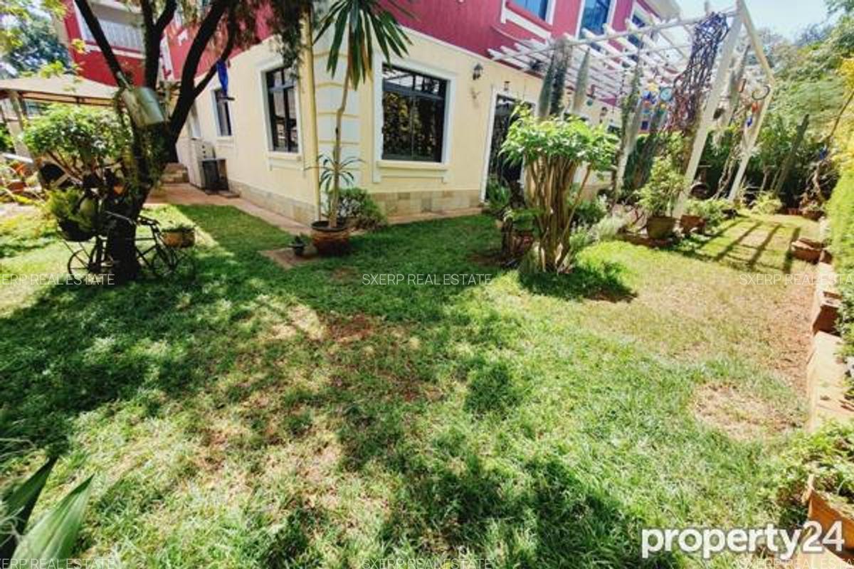 5 Bed Villa with En Suite at Manyani East - 5