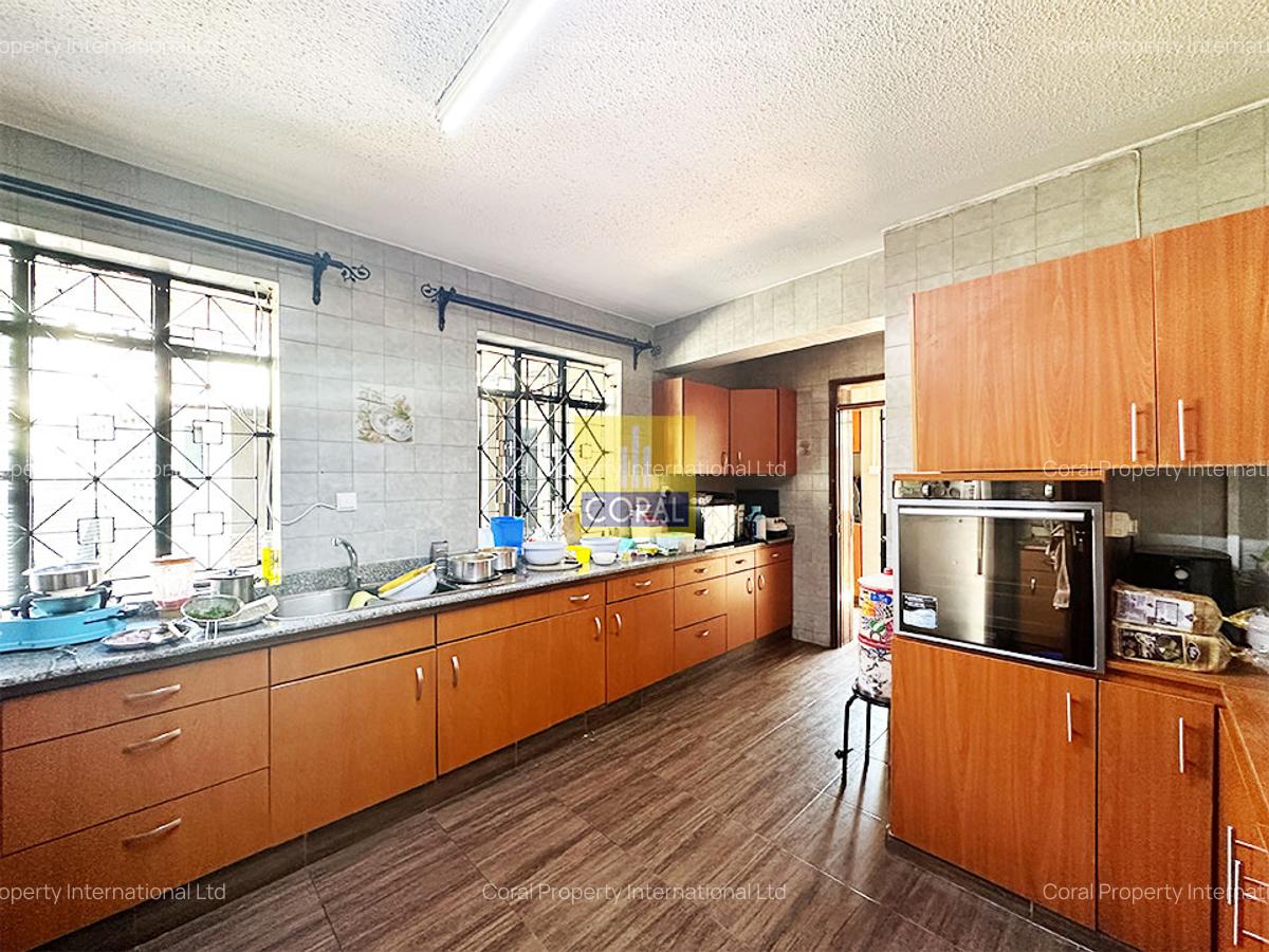 5 Bed Townhouse in Brookside - 3