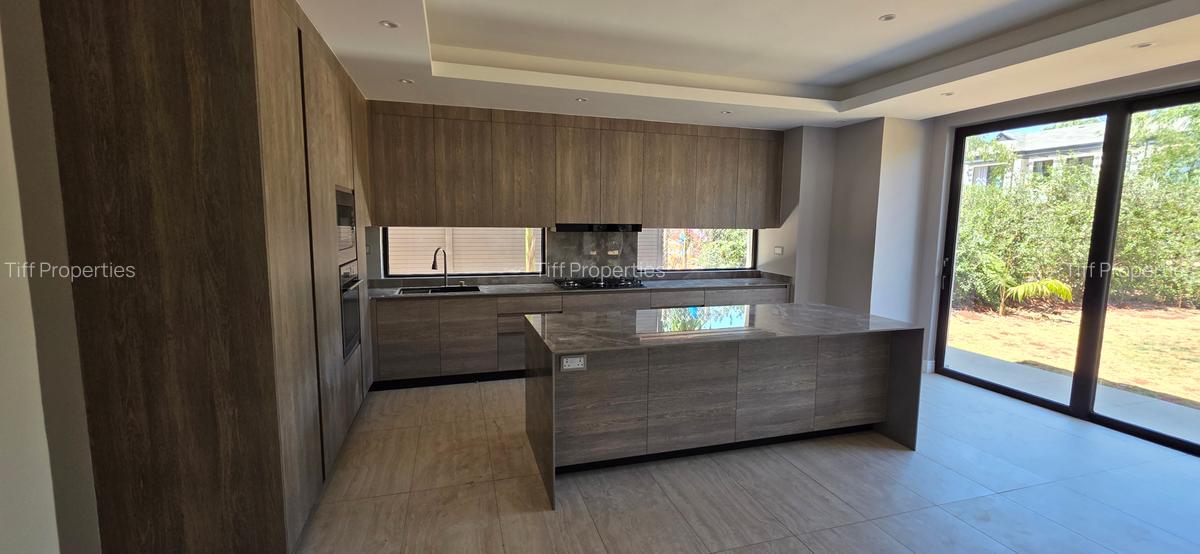 5 Bed Townhouse in Runda - 6