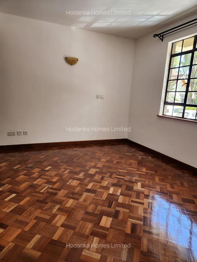 5 Bed Townhouse with En Suite in Lavington - 15