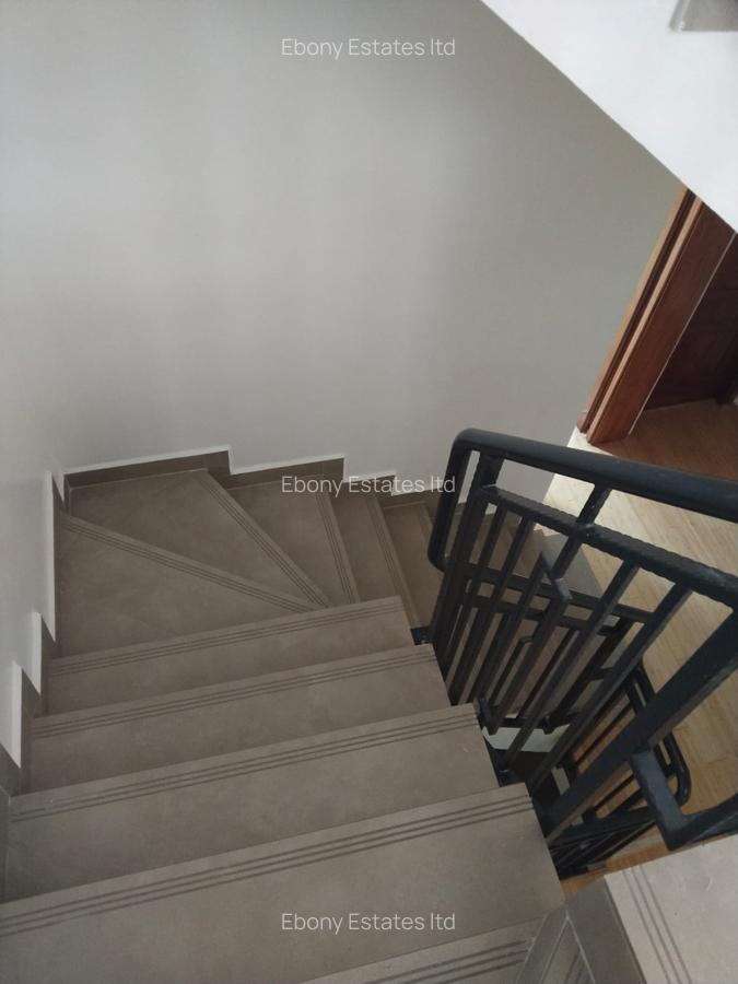 5 Bed Townhouse with En Suite in Lavington - 13