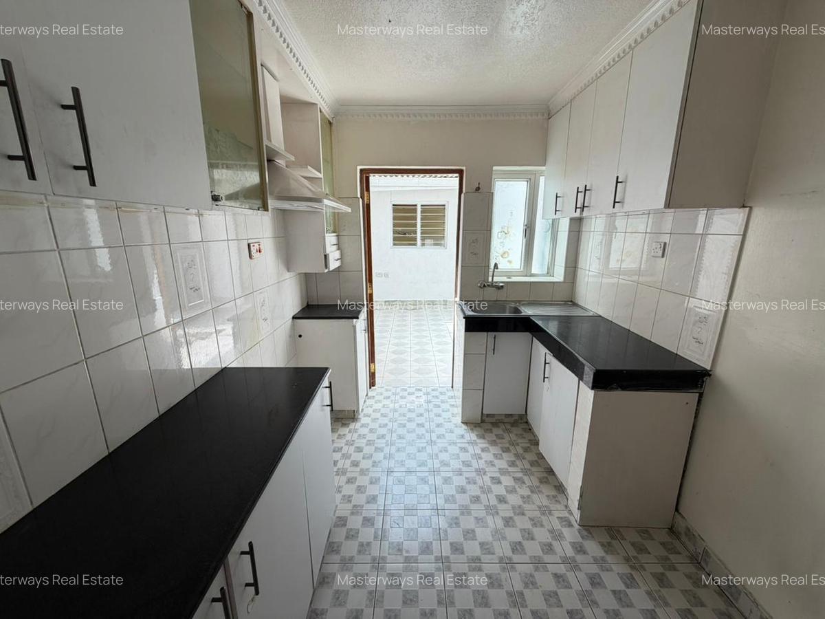 4 Bed Townhouse with En Suite in South C - 3