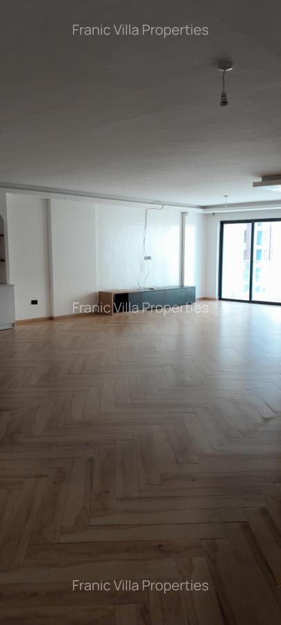 4 Bed Apartment with En Suite at Parklands - 10
