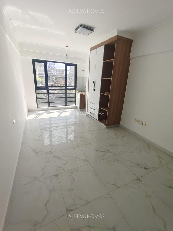 1 Bed Apartment with Gym in Kilimani - 3