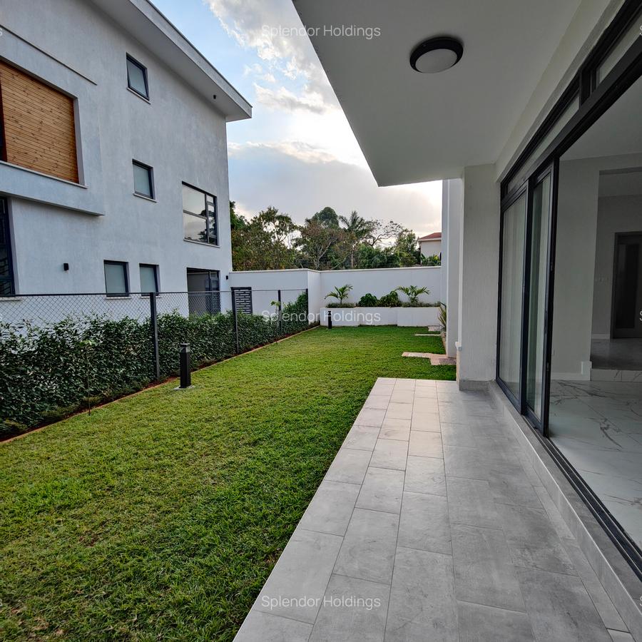 5 Bed Townhouse with En Suite in Lavington - 1