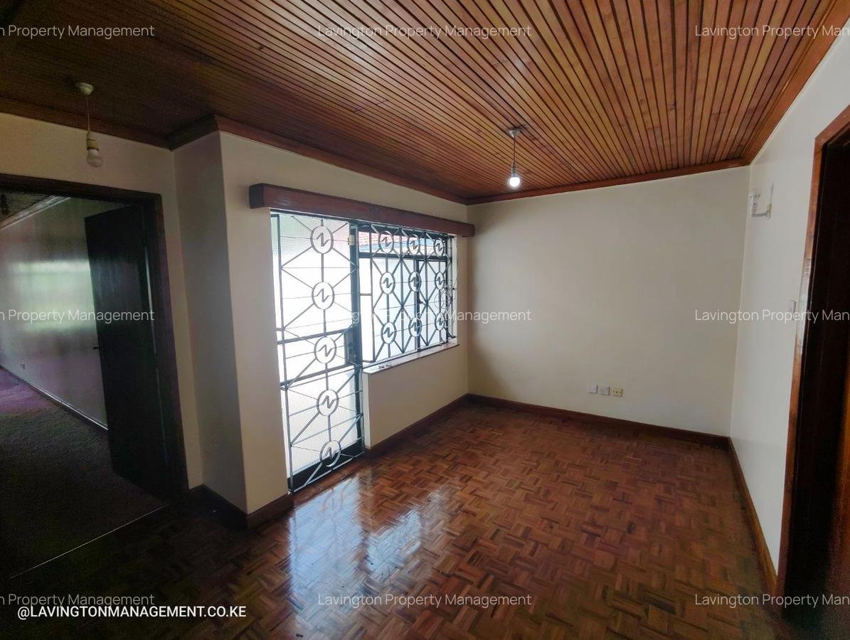 4 Bed Townhouse with En Suite at Valley Arcade - 15