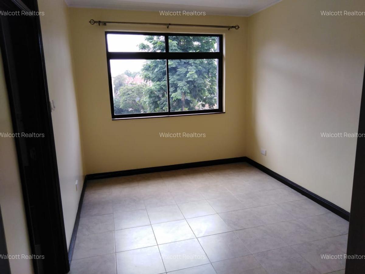 3 Bed Apartment with En Suite in Lavington - 11