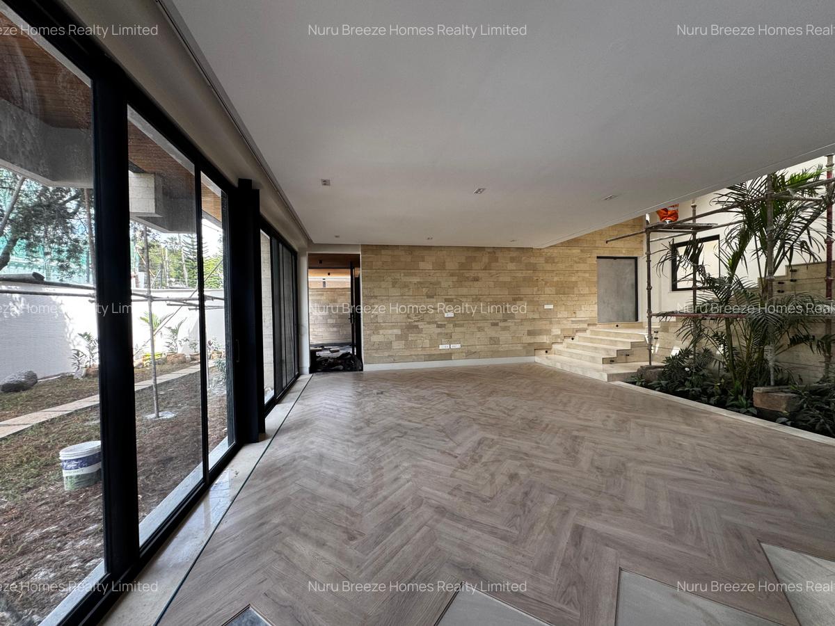 5 Bed Townhouse with En Suite in Westlands Area - 2