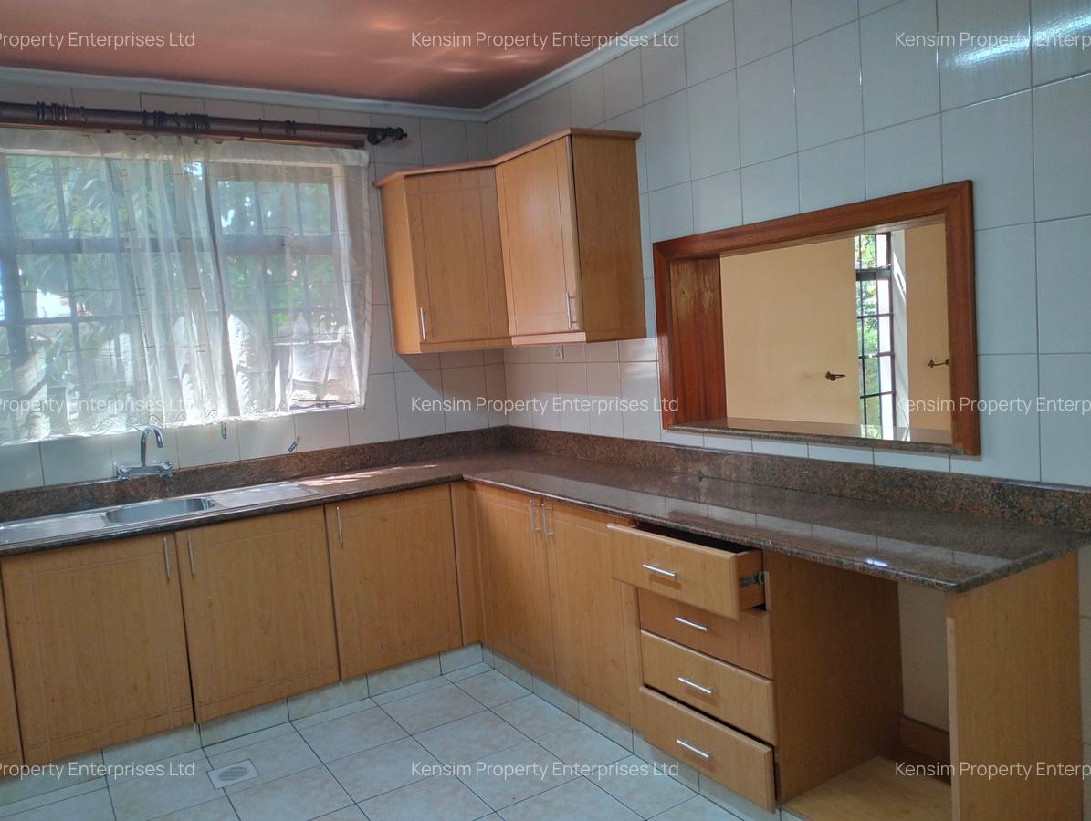 4 Bed Townhouse with En Suite in Lavington - 9