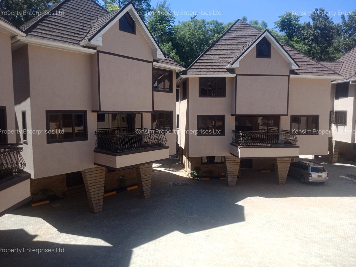 5 Bed Townhouse with En Suite in Lavington - 1