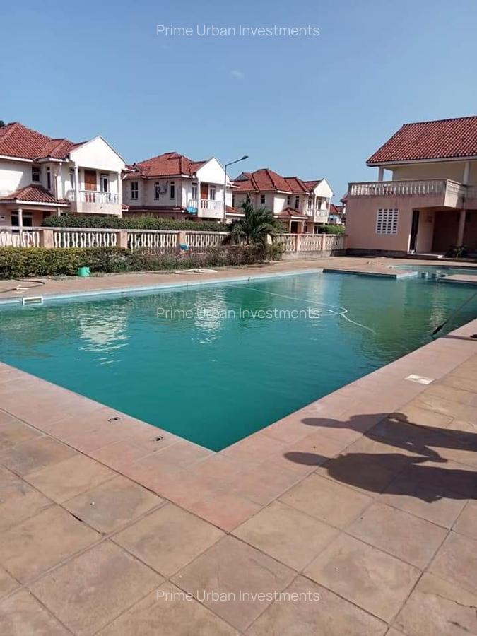 4 Bed Townhouse with En Suite in Mtwapa - 1