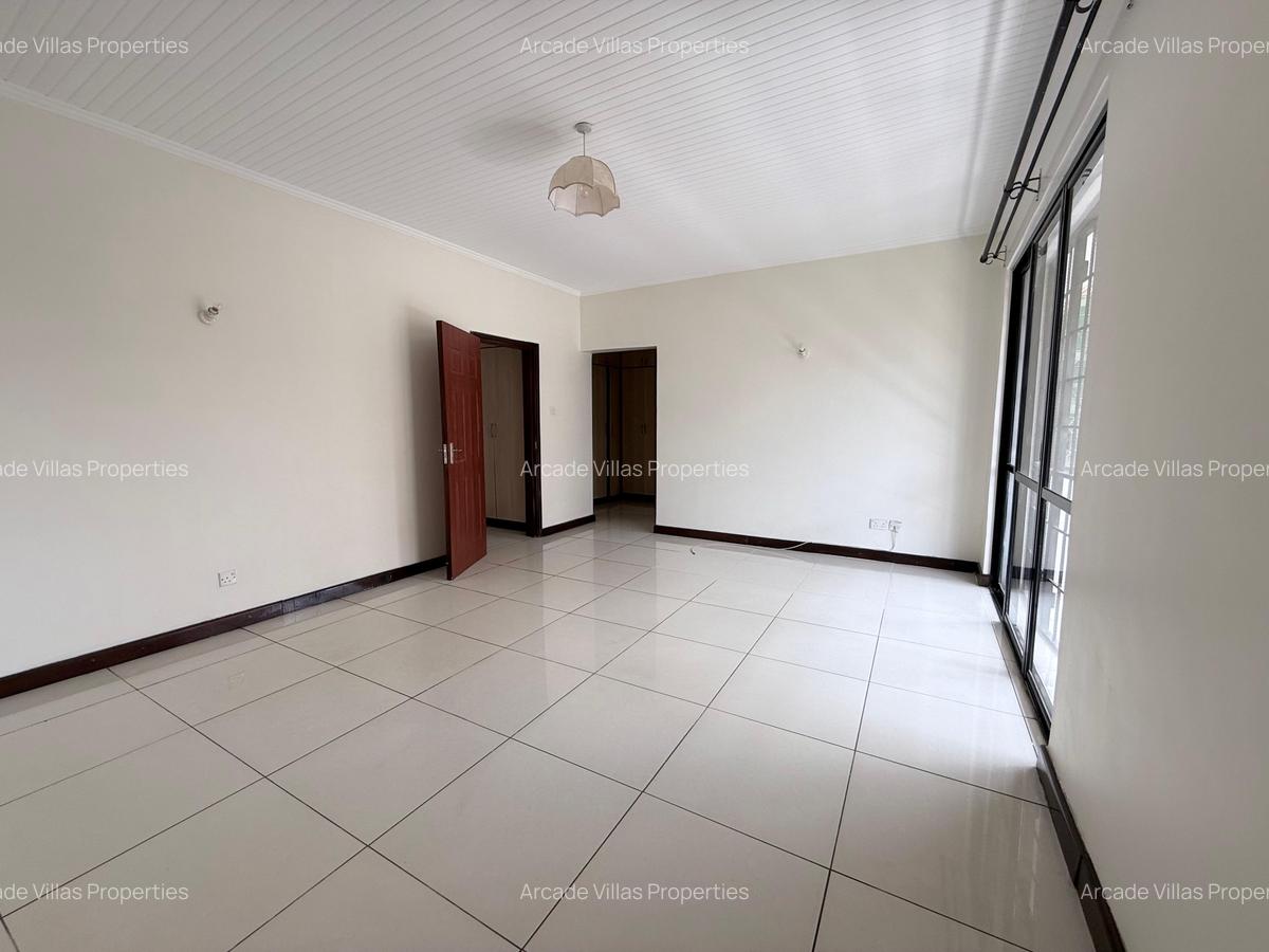 3 Bed Apartment with En Suite in Westlands Area - 11
