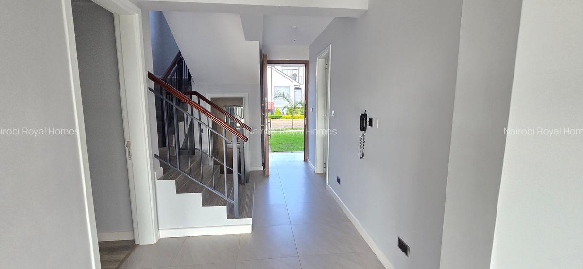 4 Bed House with En Suite at Fivestar Paradise - 17