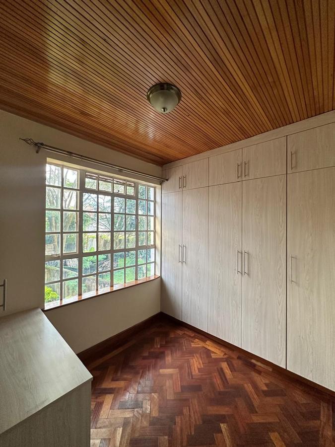 5 Bed Townhouse with En Suite in Lavington - 5
