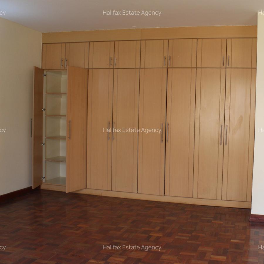 5 Bed Townhouse with En Suite in Lavington - 5