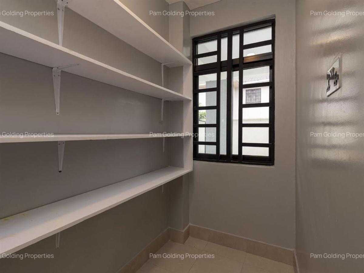 5 Bed Townhouse with En Suite in Syokimau - 18