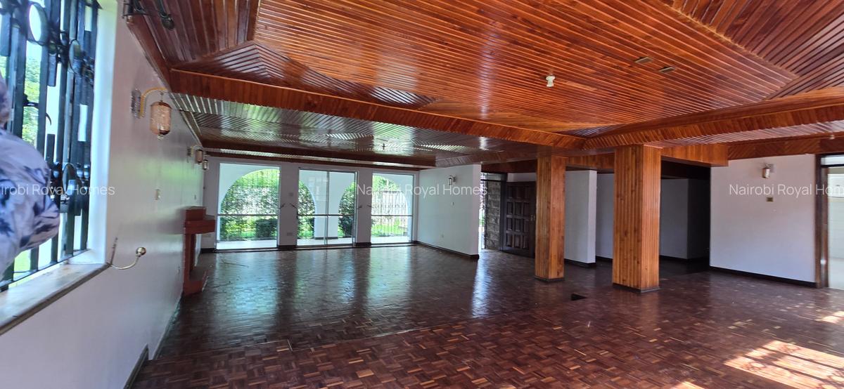 5 Bed House with En Suite at Faith Avenue - 12