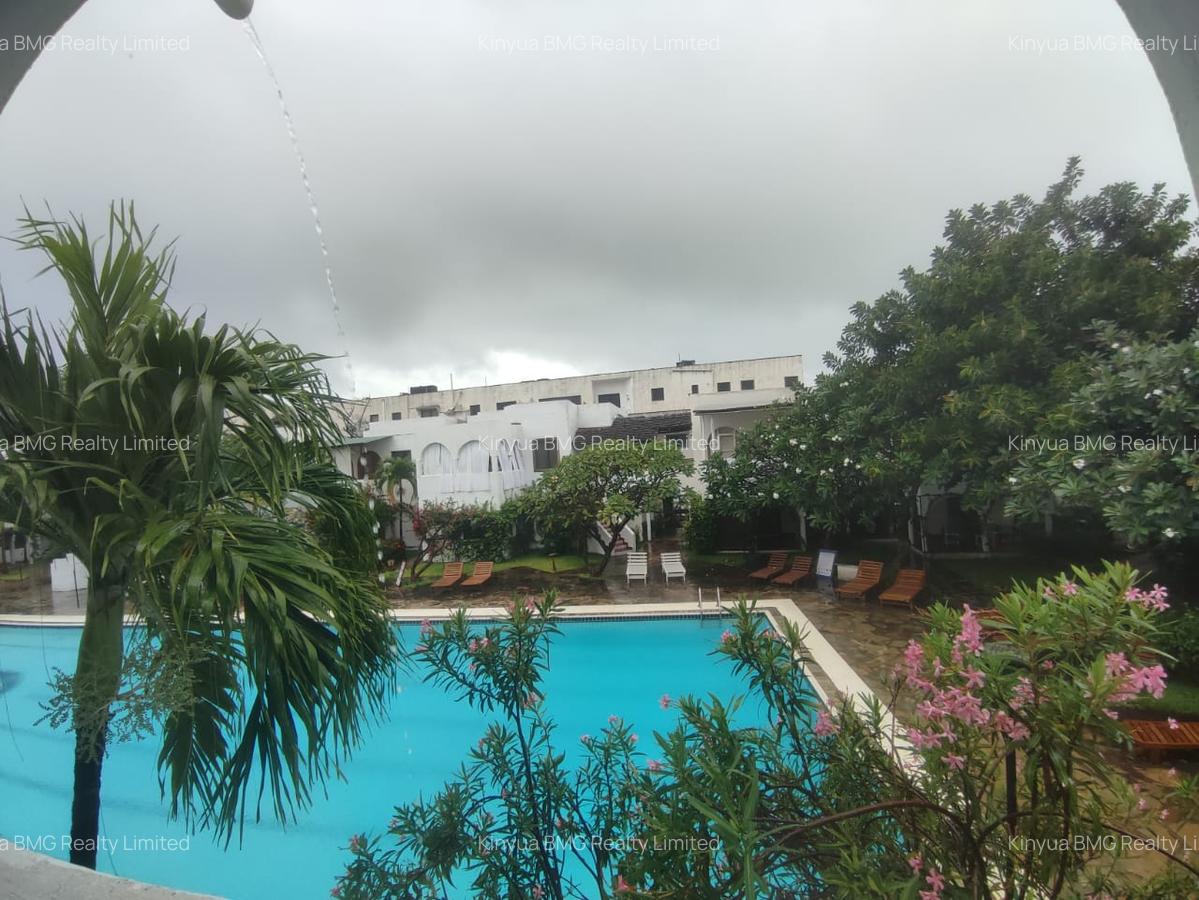 Serviced 3 Bed Apartment with En Suite in Malindi - 2