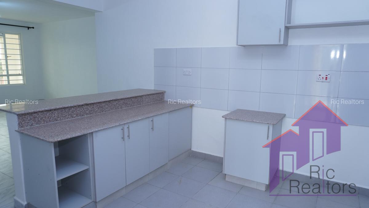 Serviced 3 Bed Apartment with En Suite at Acacia Road - 12