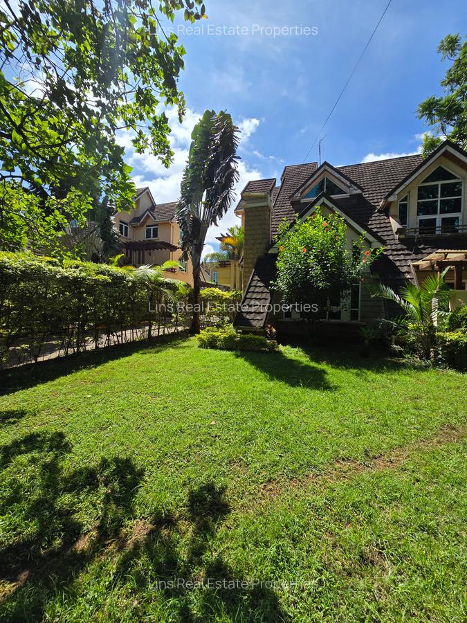 5 Bed Townhouse with En Suite in Lavington - 3
