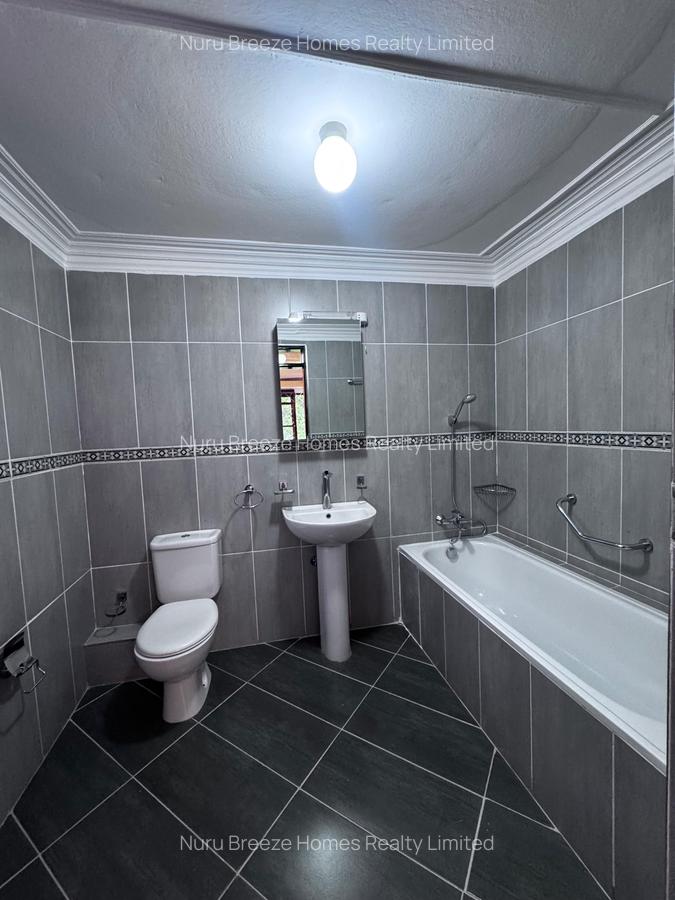 4 Bed House with En Suite in Runda - 6