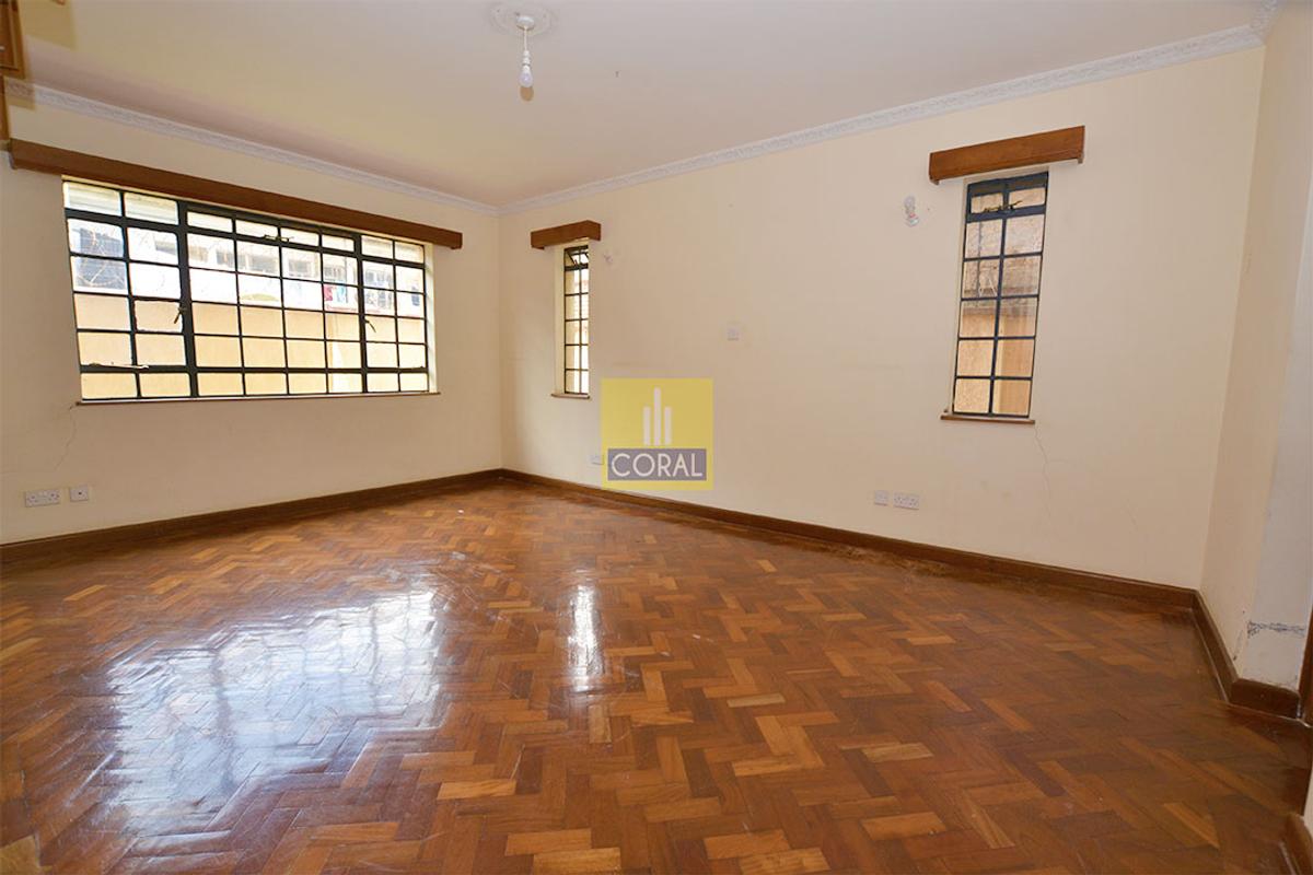 4 Bed Apartment in Parklands - 17