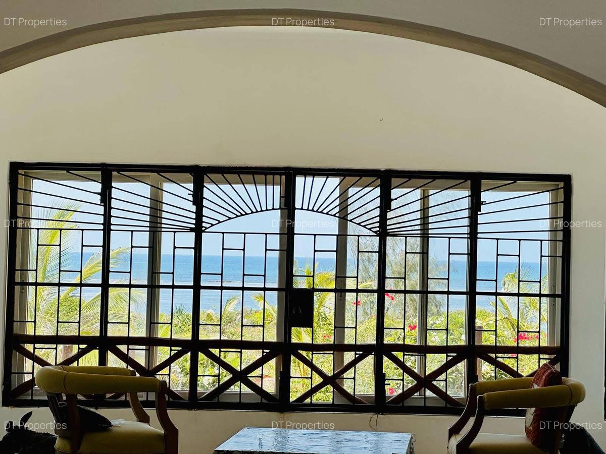 4 Bed House with En Suite at Watamu - 11