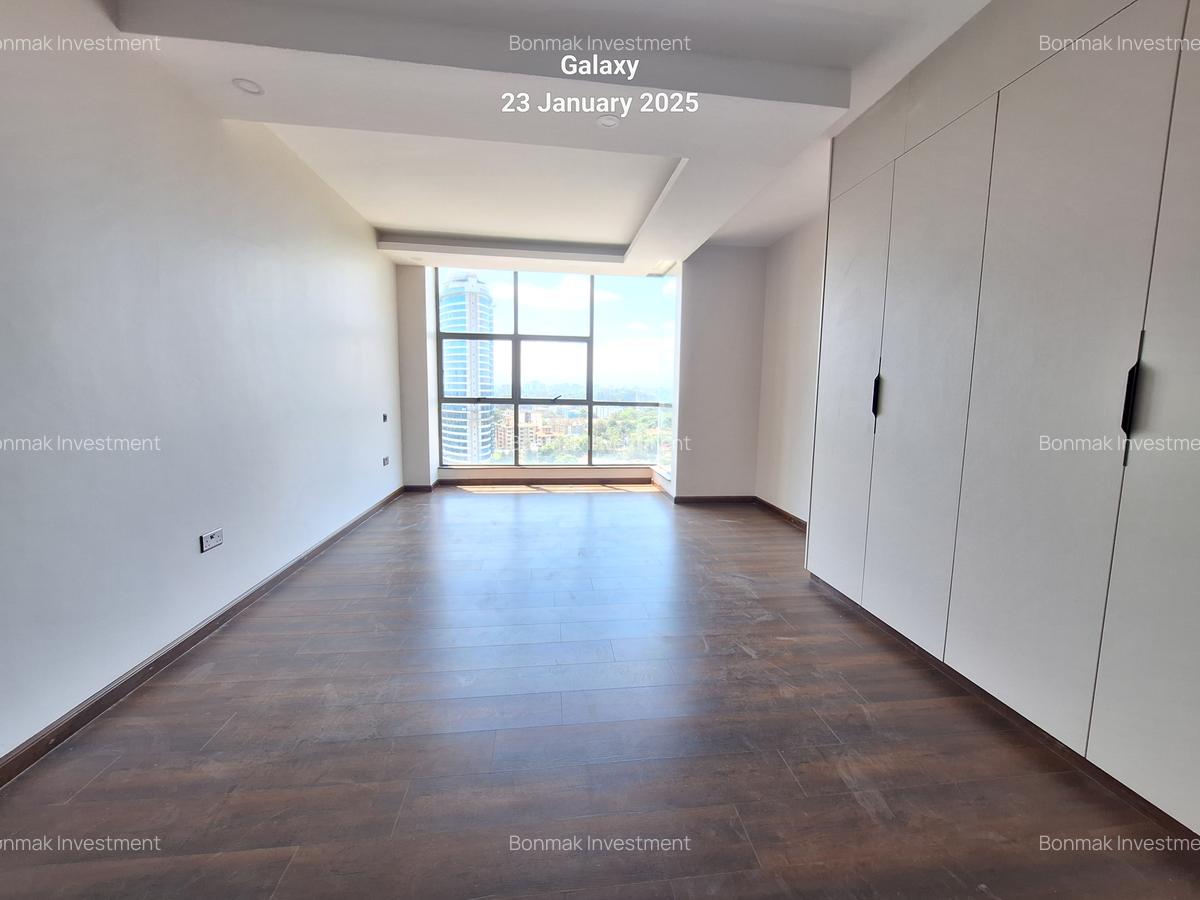 3 Bed Apartment with En Suite at Brookside Drive - 3