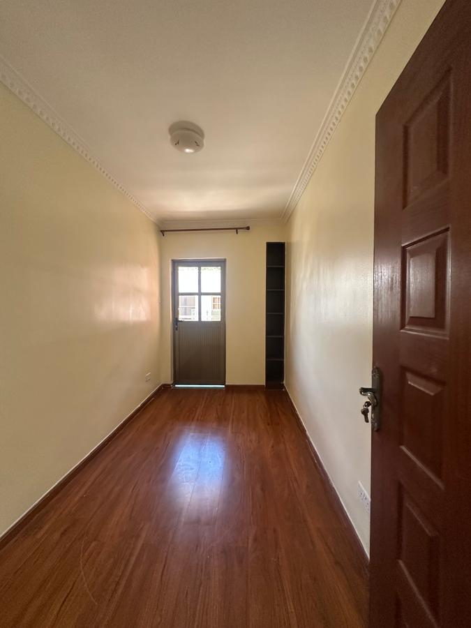 5 Bed Townhouse with En Suite in Lavington - 14