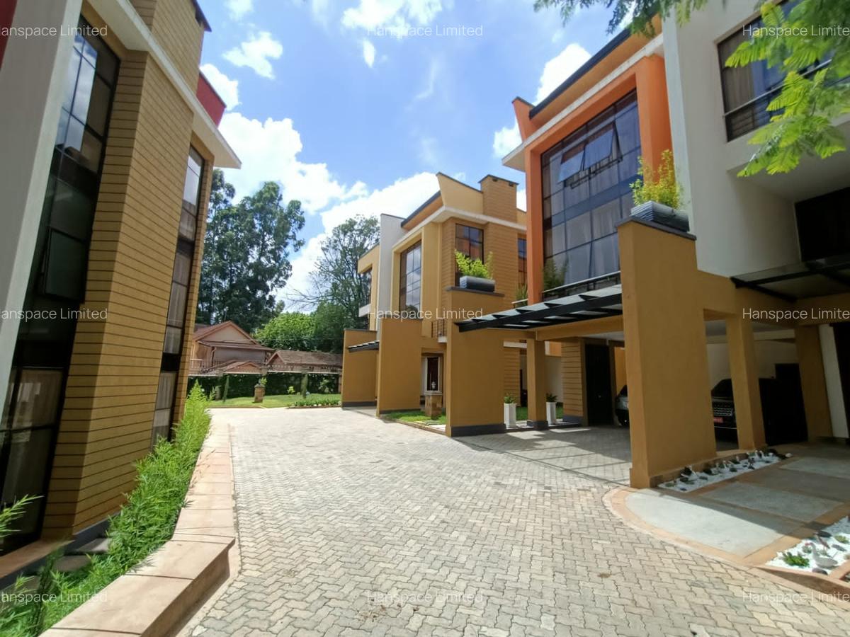 5 Bed Villa with En Suite in Lavington - 6