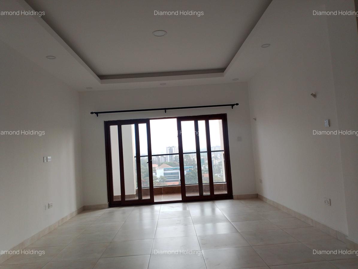3 Bed Apartment with En Suite at Parklands - 7
