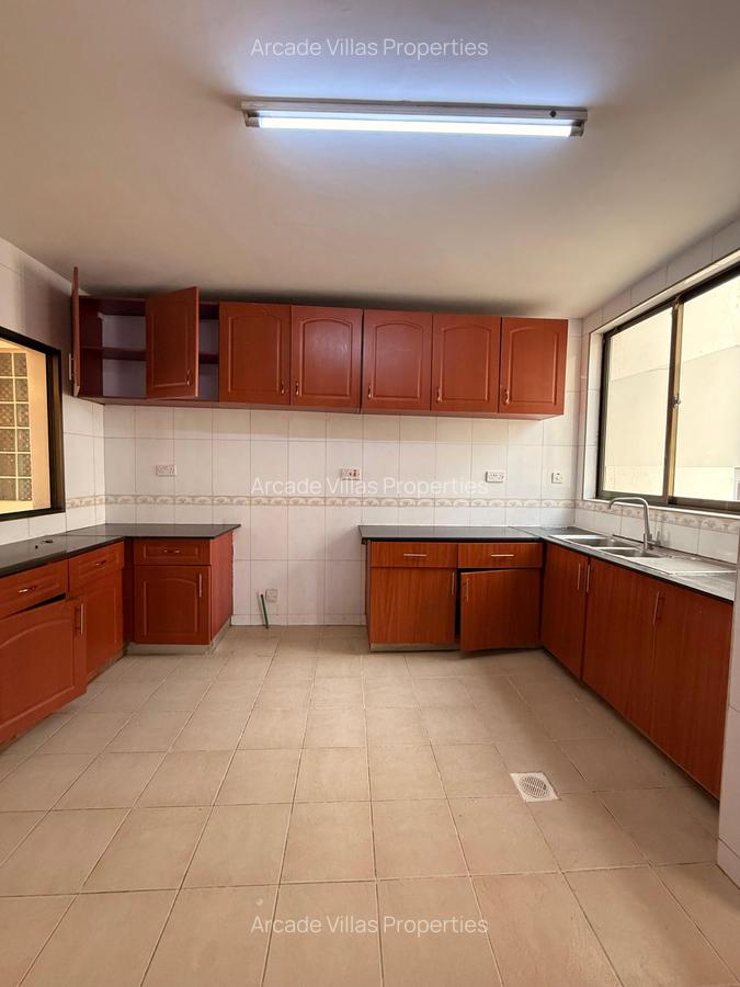 3 Bed Apartment with En Suite in Kileleshwa - 4