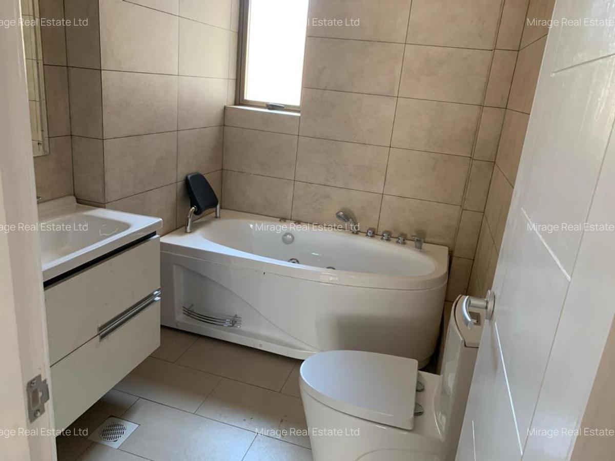 3 Bed Apartment with En Suite in Lavington - 17