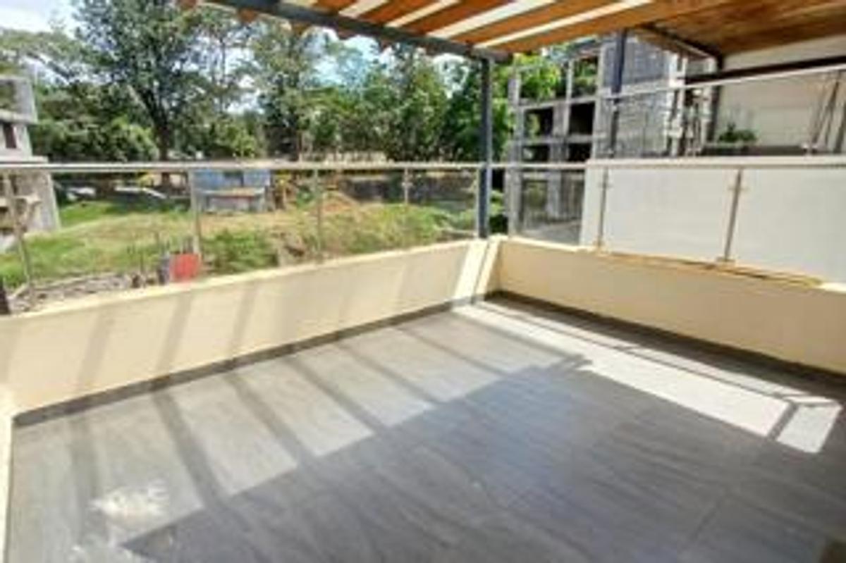 5 Bed Townhouse with En Suite in Lavington - 14