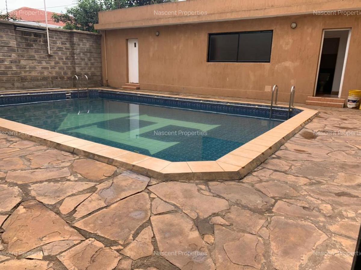 4 Bed Apartment with En Suite at Brookside Dr - 15