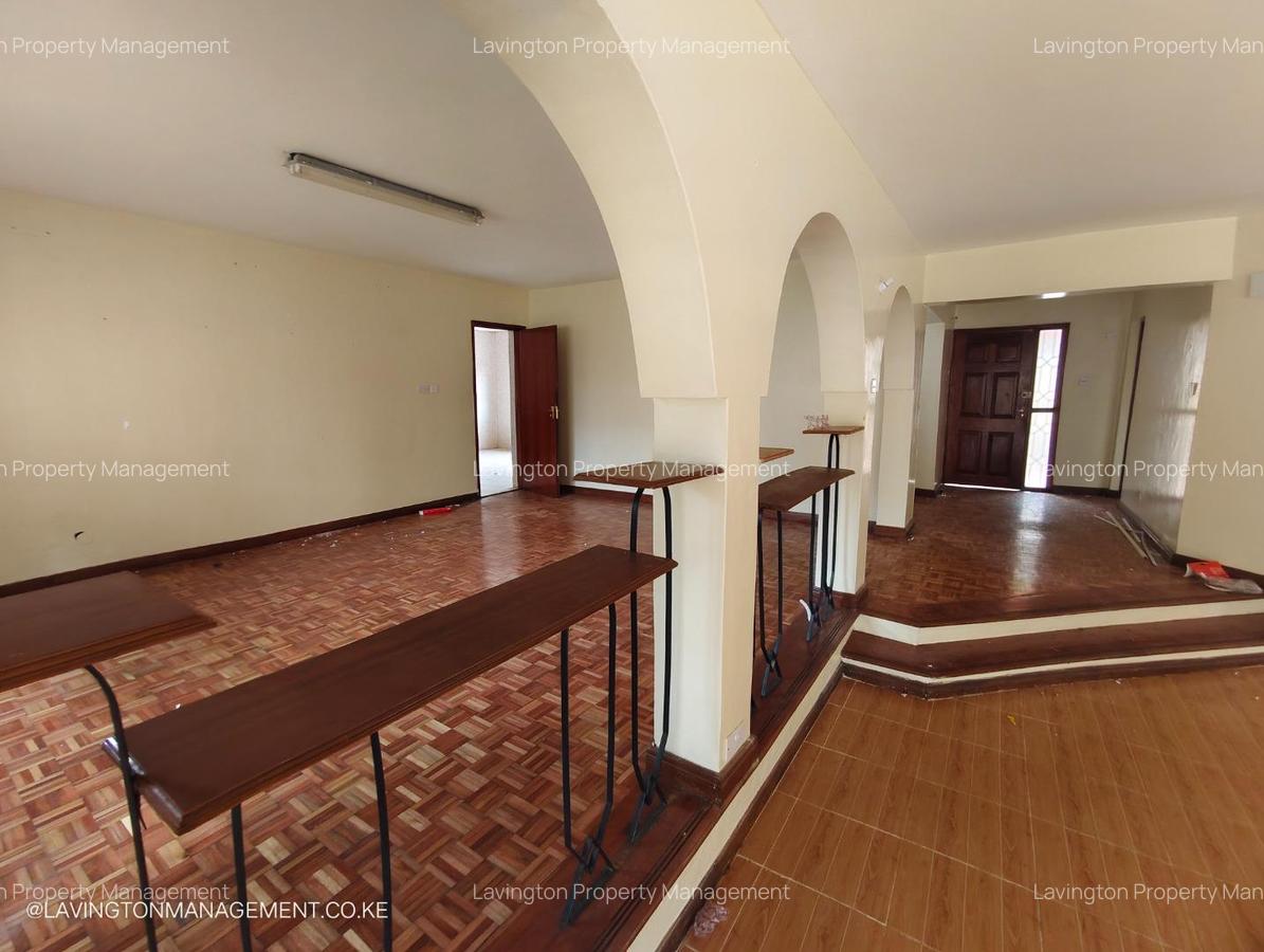 5 Bed House with En Suite at Lavington Green - 8