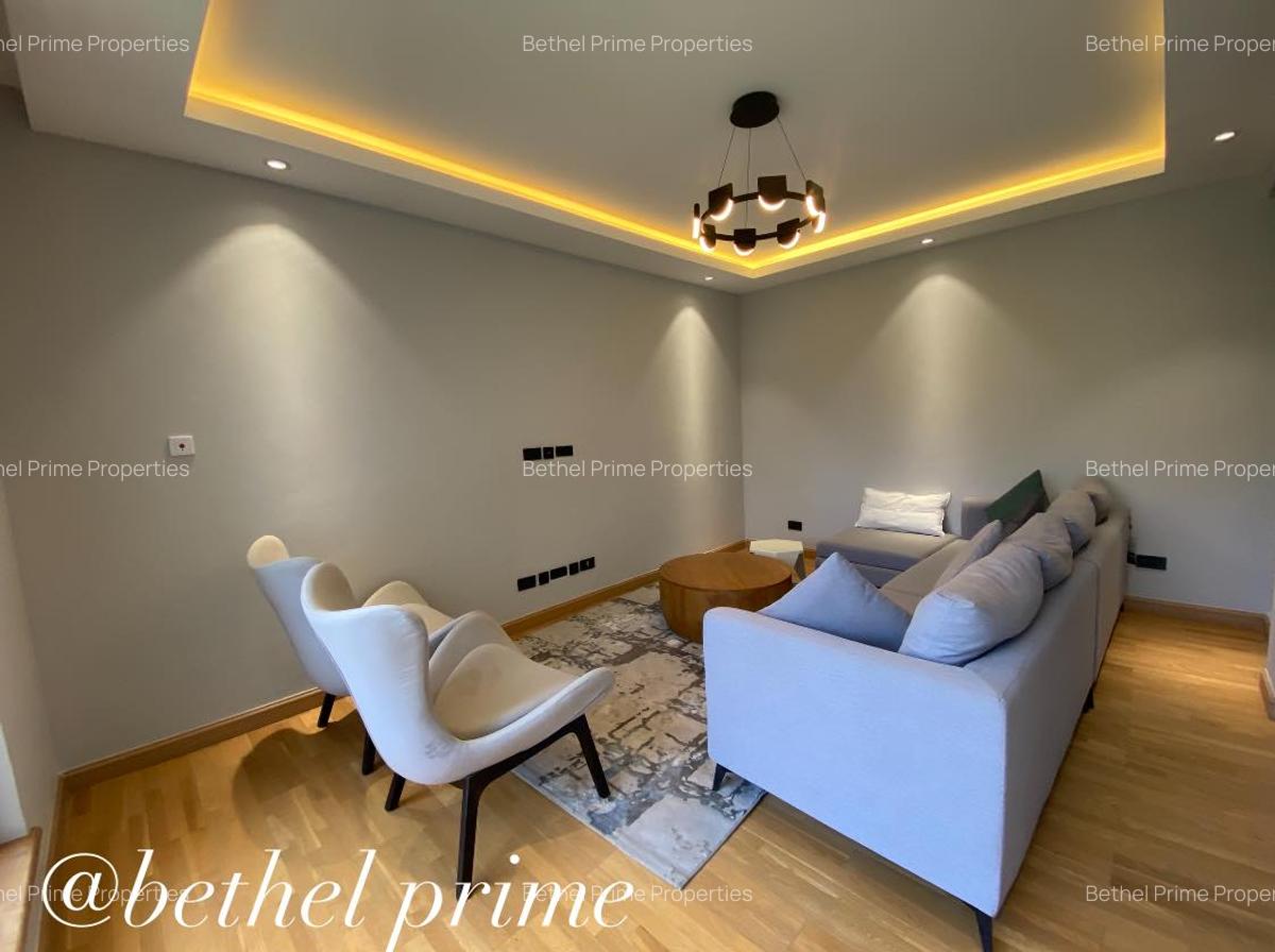 4 Bed Villa with En Suite in Lavington - 2