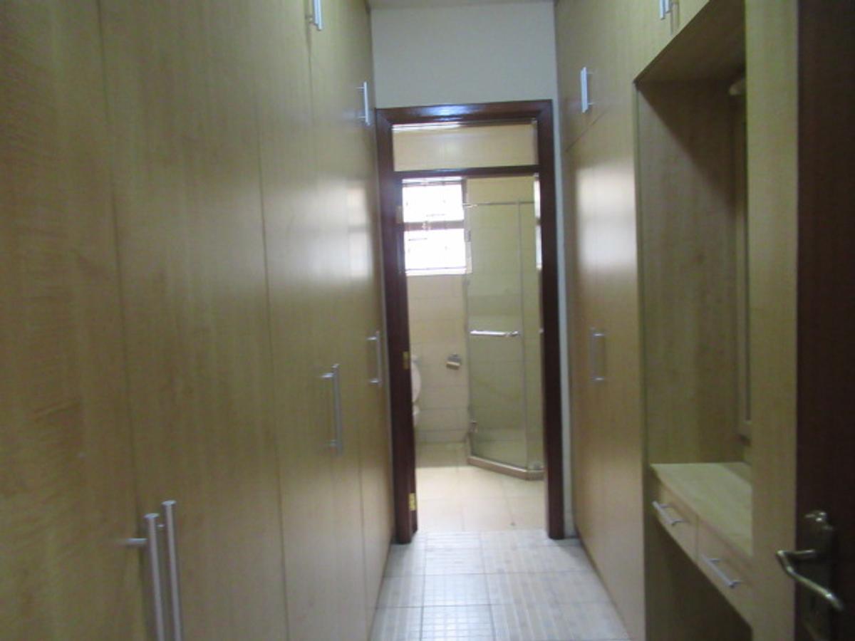 4 Bed Townhouse with En Suite at Westlands - 18