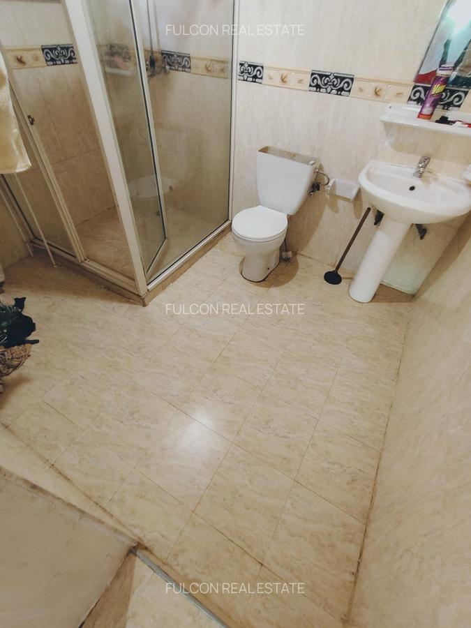 6 Bed Villa with En Suite in Lavington - 8