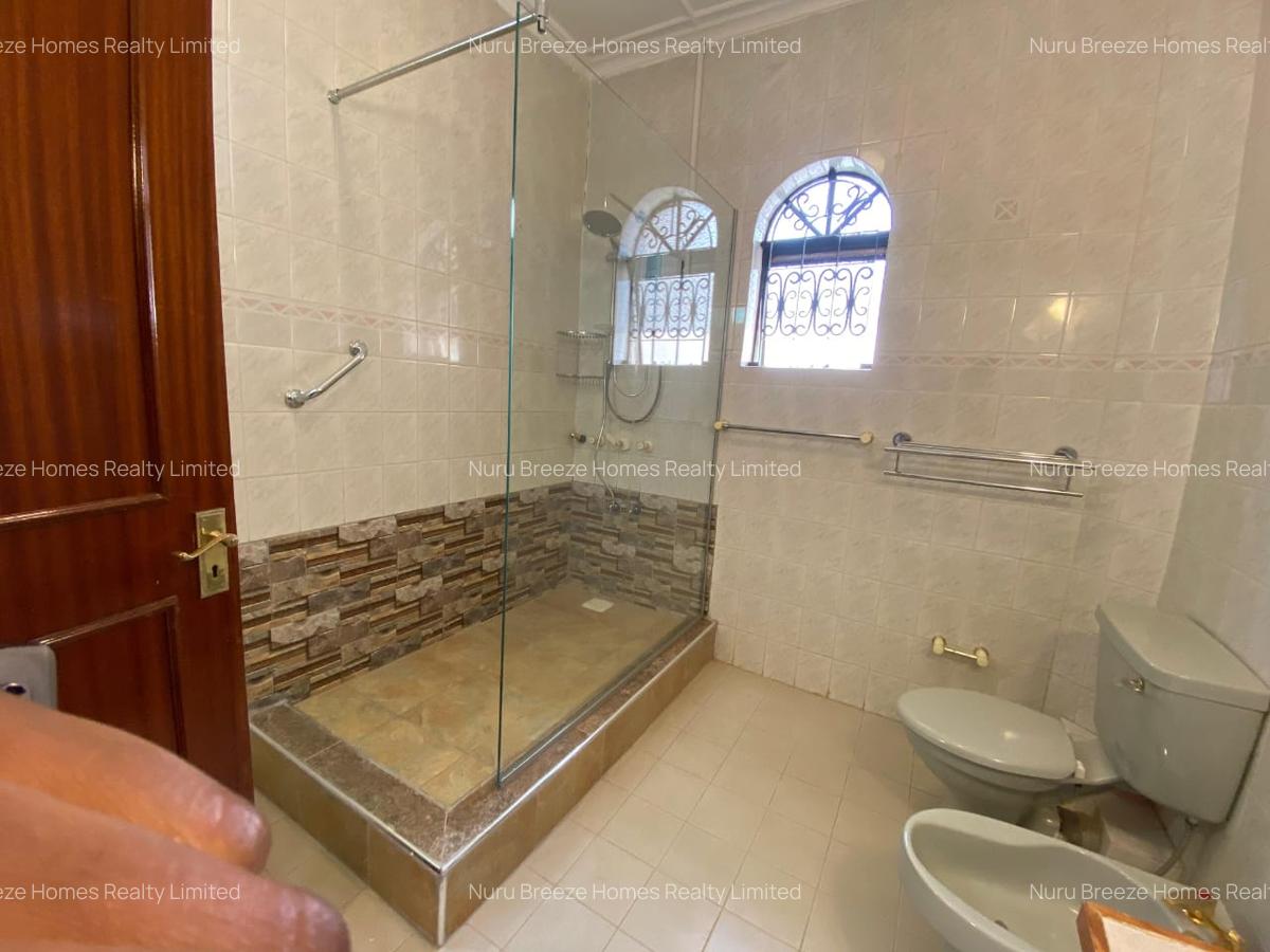 5 Bed Townhouse with En Suite in Nyari - 4