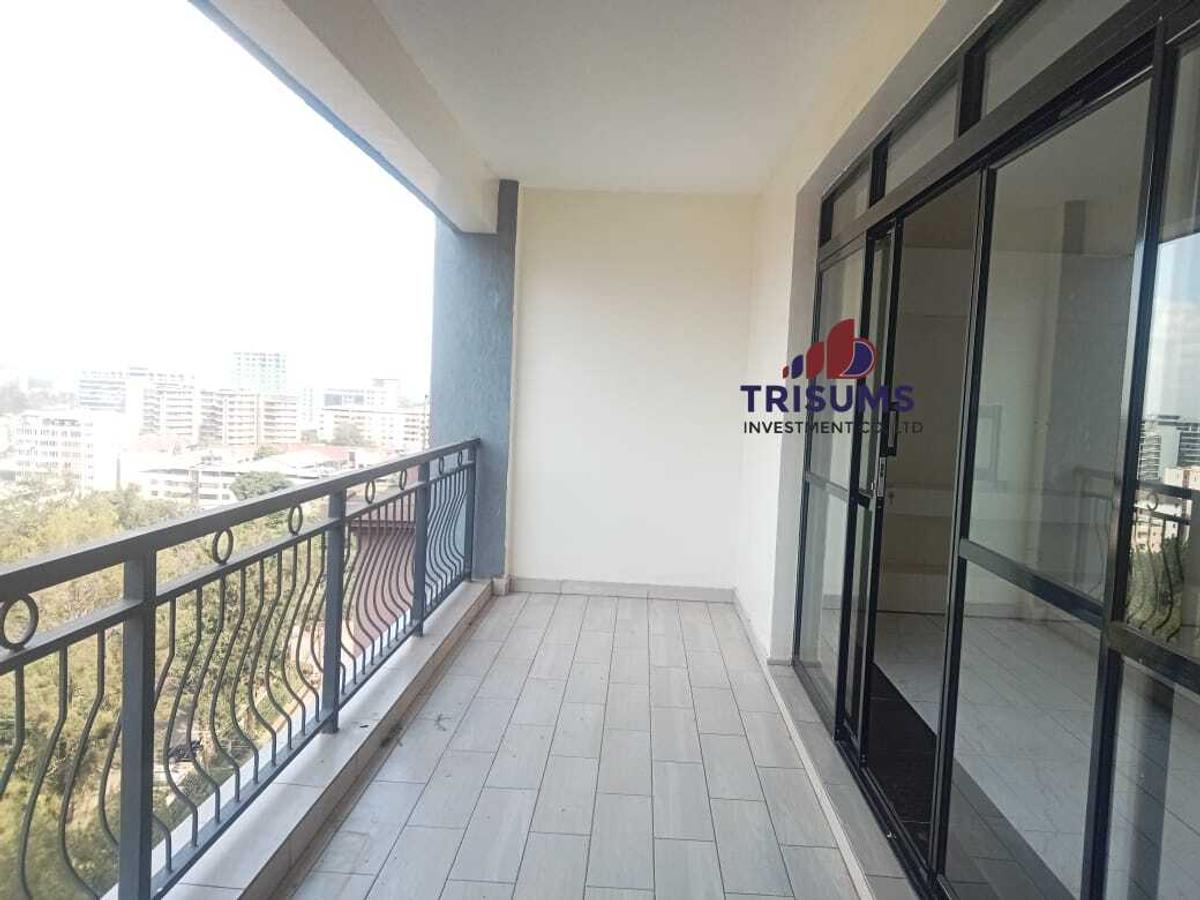 Serviced 3 Bed Apartment with En Suite in Parklands - 18