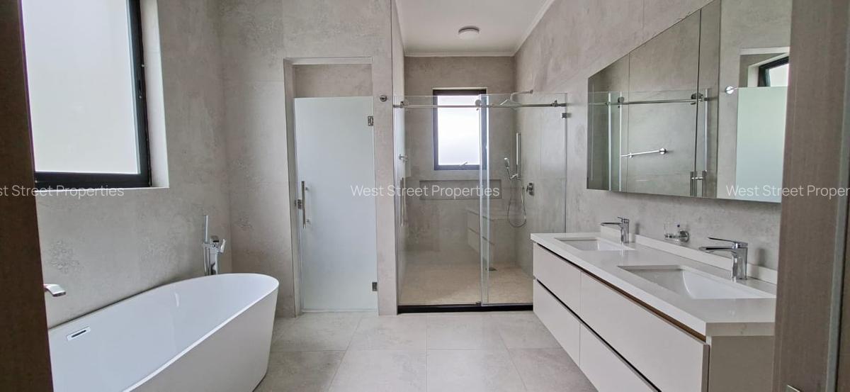 5 Bed Villa with En Suite at Lavington - 11