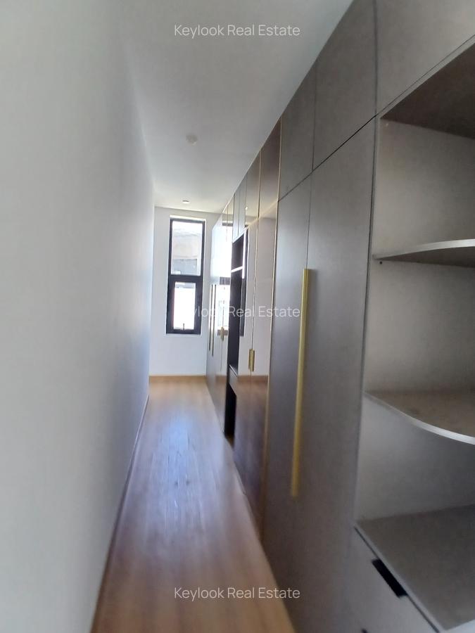 5 Bed Townhouse with En Suite at Lavington Green - 11