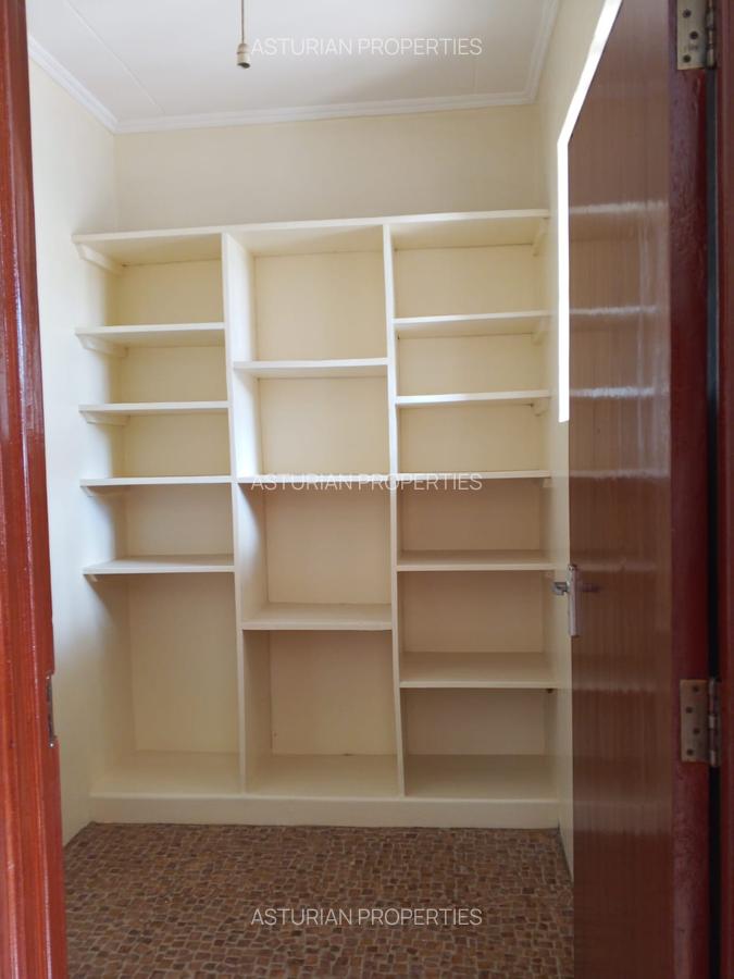 4 Bed Townhouse with En Suite in Karen - 20