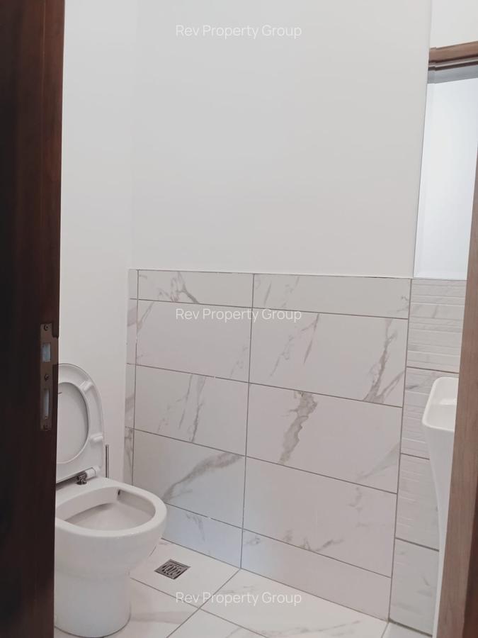 2 Bed Apartment with En Suite in Gigiri - 17