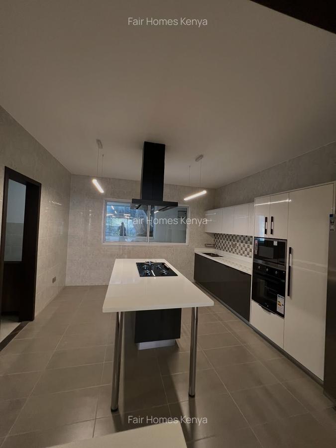 3 Bed Apartment with En Suite at Riverside Drive - 9