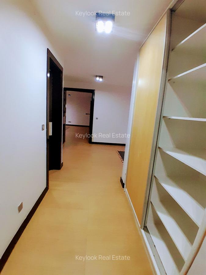 3 Bed Apartment with En Suite at Riverside Drive - 11
