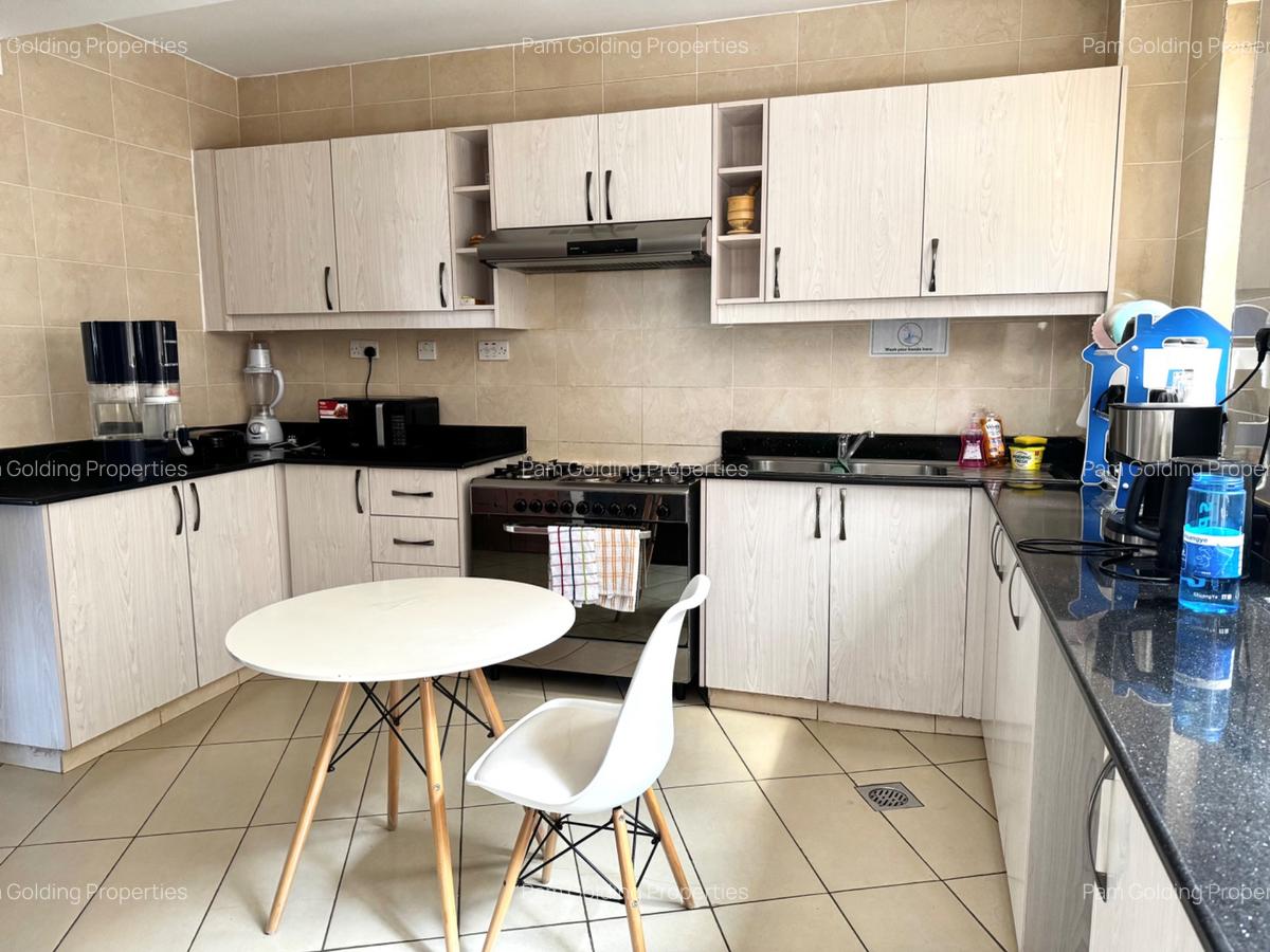 Furnished 4 Bed Apartment with En Suite at Church Road - 7